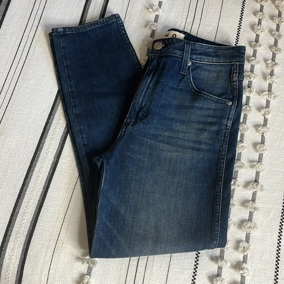 Amo • high rise stix crop jeans